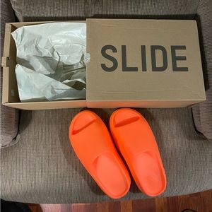 Yeezy slide enflame orange